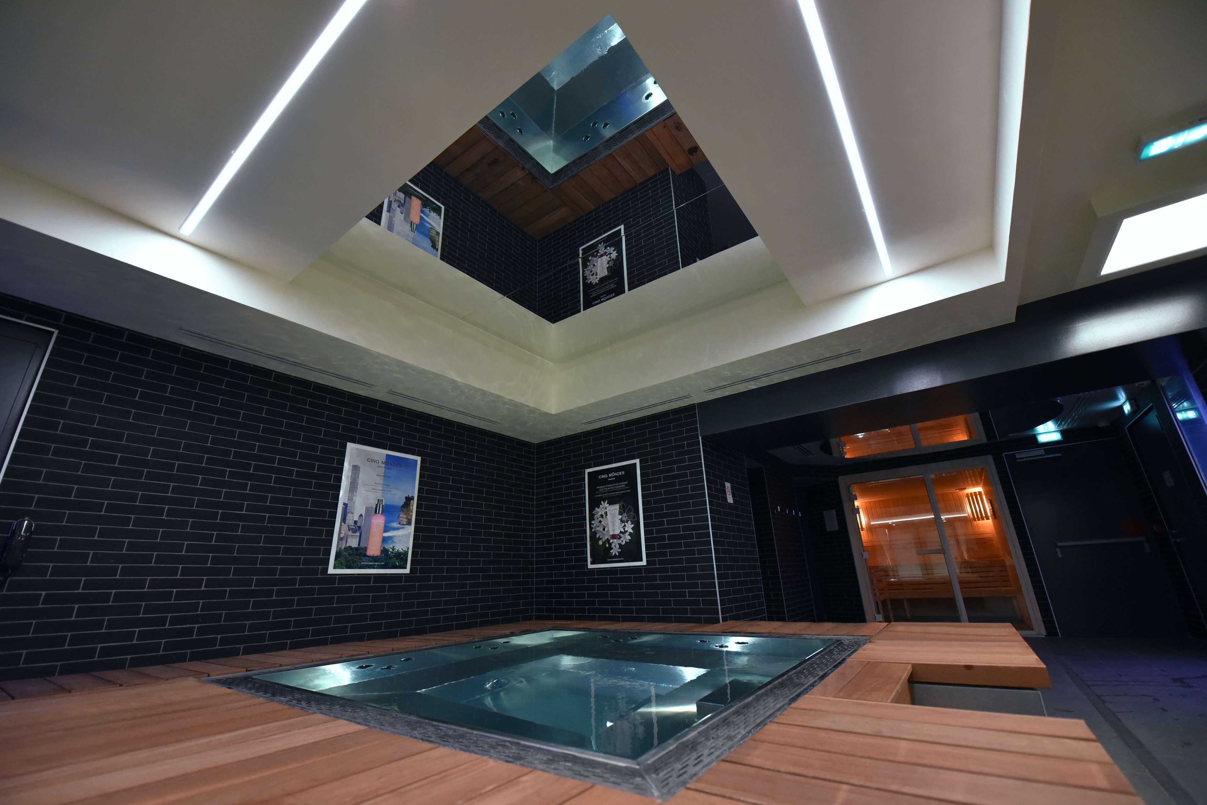 Kyriad Hotel Dijon Gare Εξωτερικό φωτογραφία